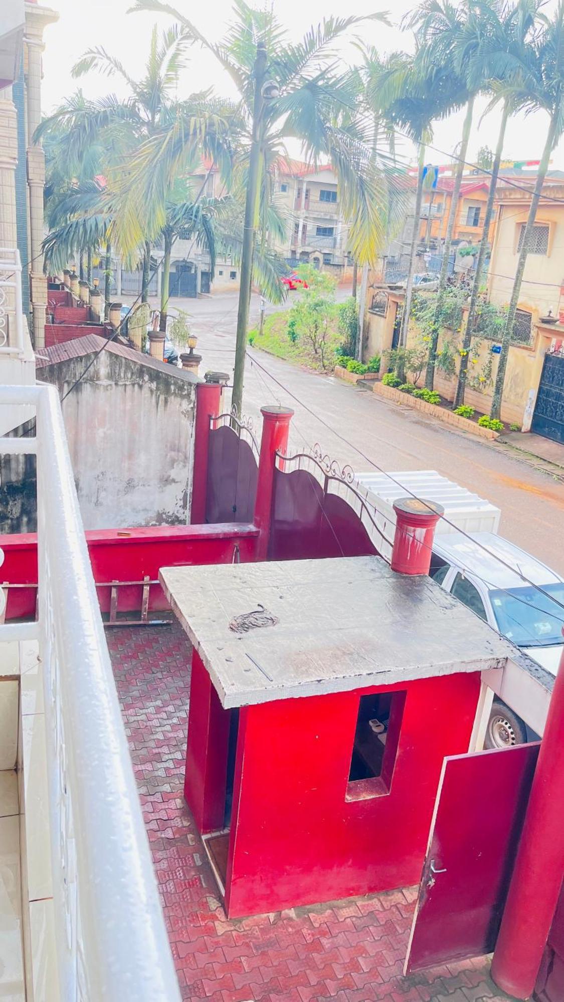 Appartements Modernes, Wifi, Tv - Yaounde, Omnisports エクステリア 写真