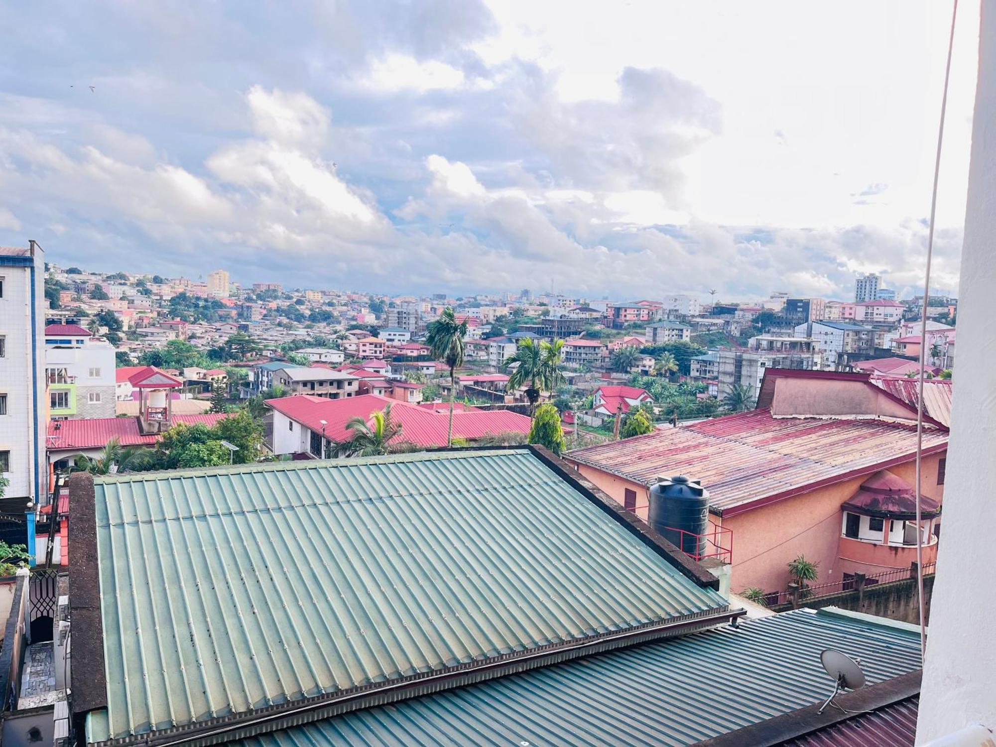 Appartements Modernes, Wifi, Tv - Yaounde, Omnisports エクステリア 写真