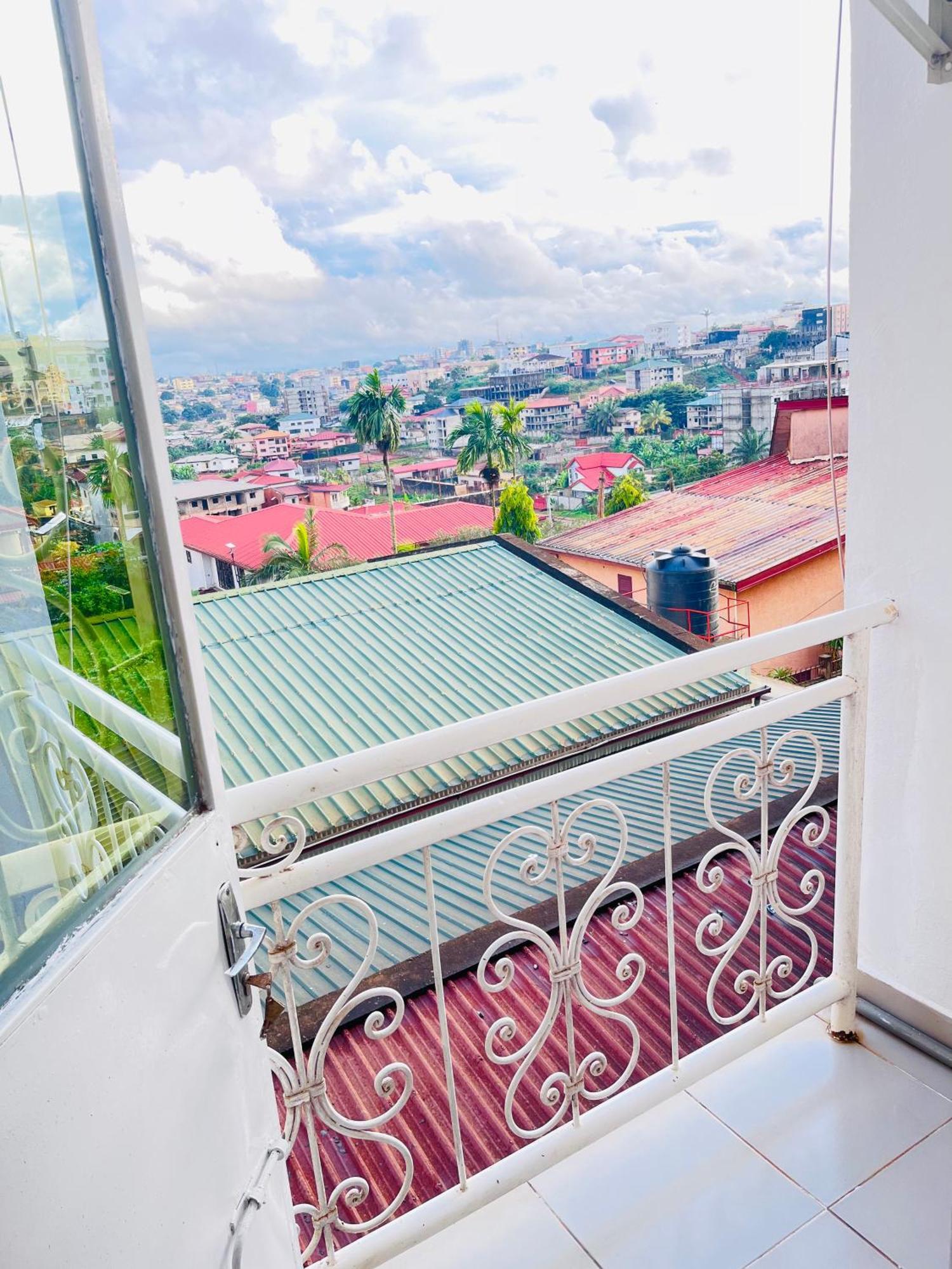 Appartements Modernes, Wifi, Tv - Yaounde, Omnisports エクステリア 写真