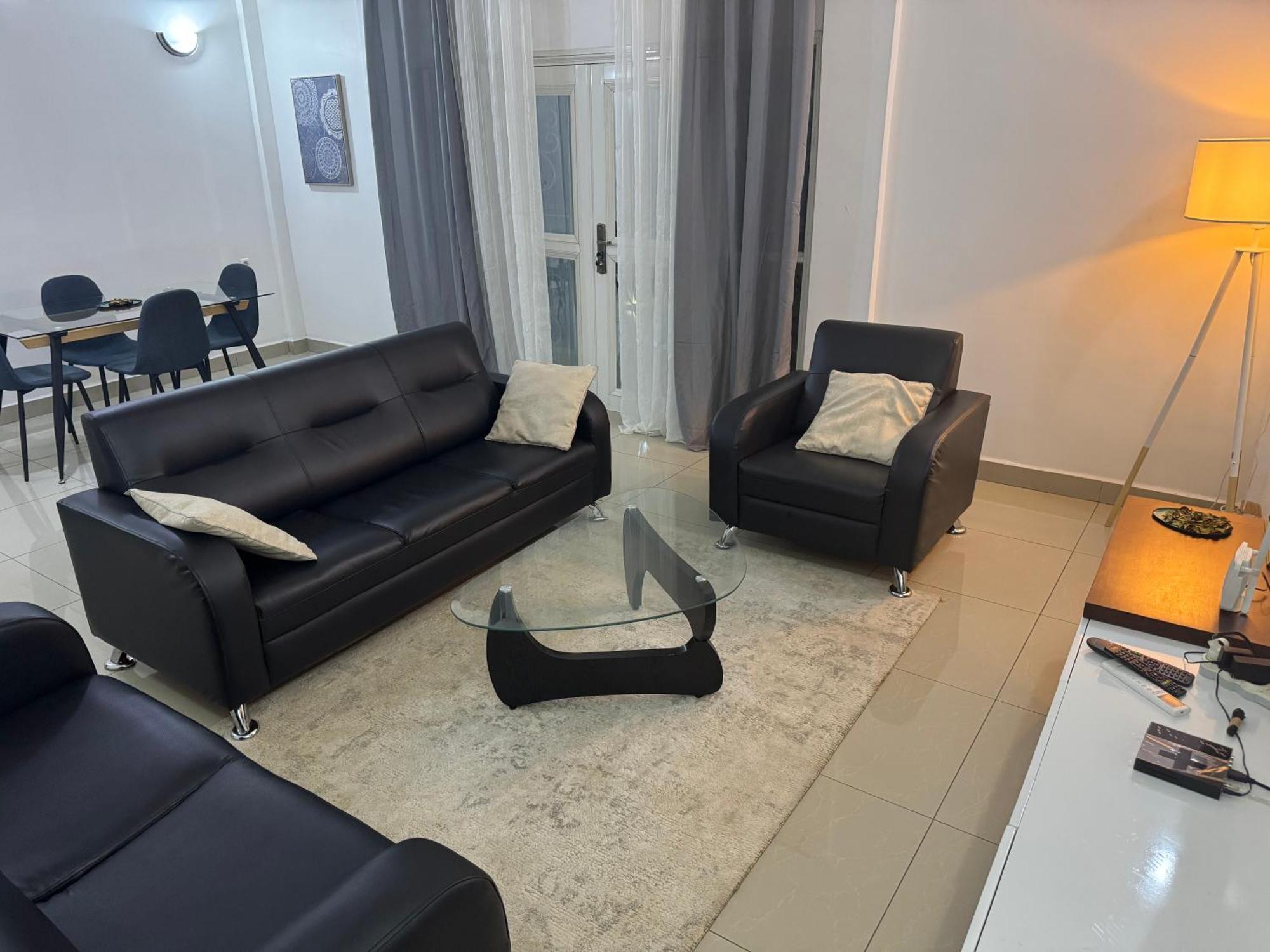 Appartements Modernes, Wifi, Tv - Yaounde, Omnisports エクステリア 写真